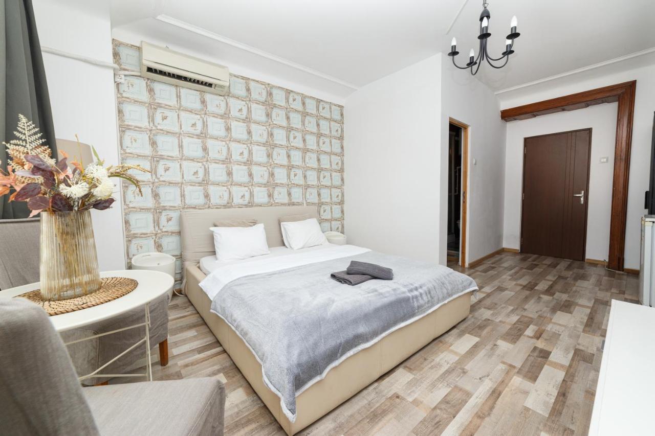 Color Apartments Street Blanari 12 Бухарест Экстерьер фото